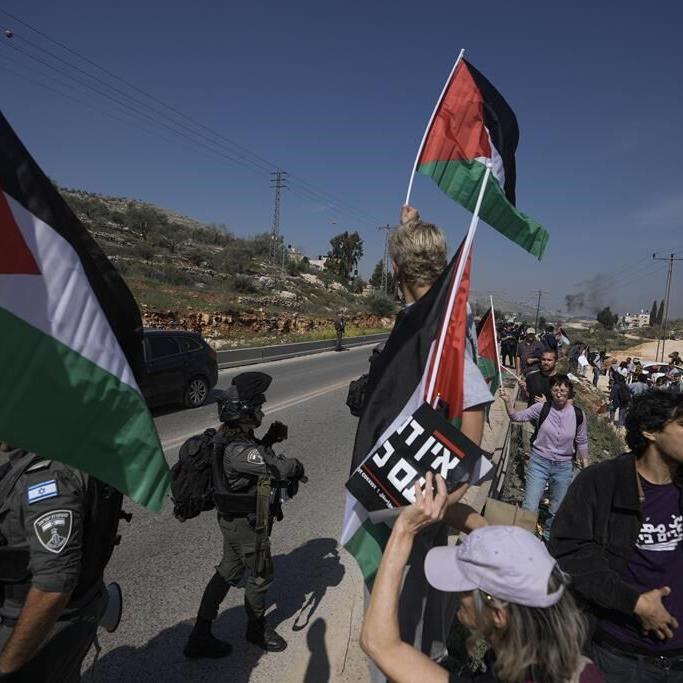 Army blocks Israeli rally supporting torched West Bank town